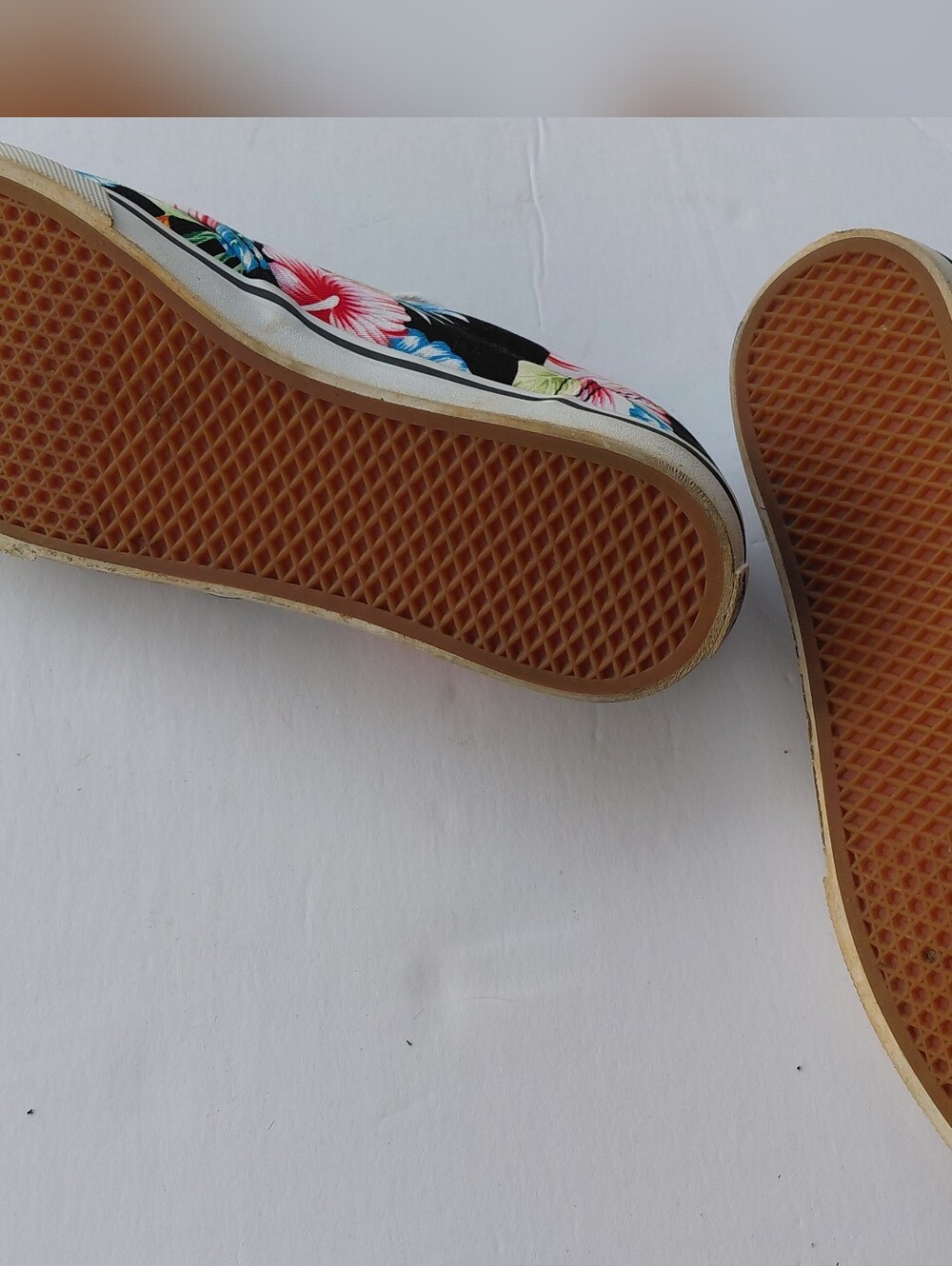 Vans Black Canvas Low-Top Sneakers with Multicolor Tropical Floral Print Size 8 - Picture 2 of 4